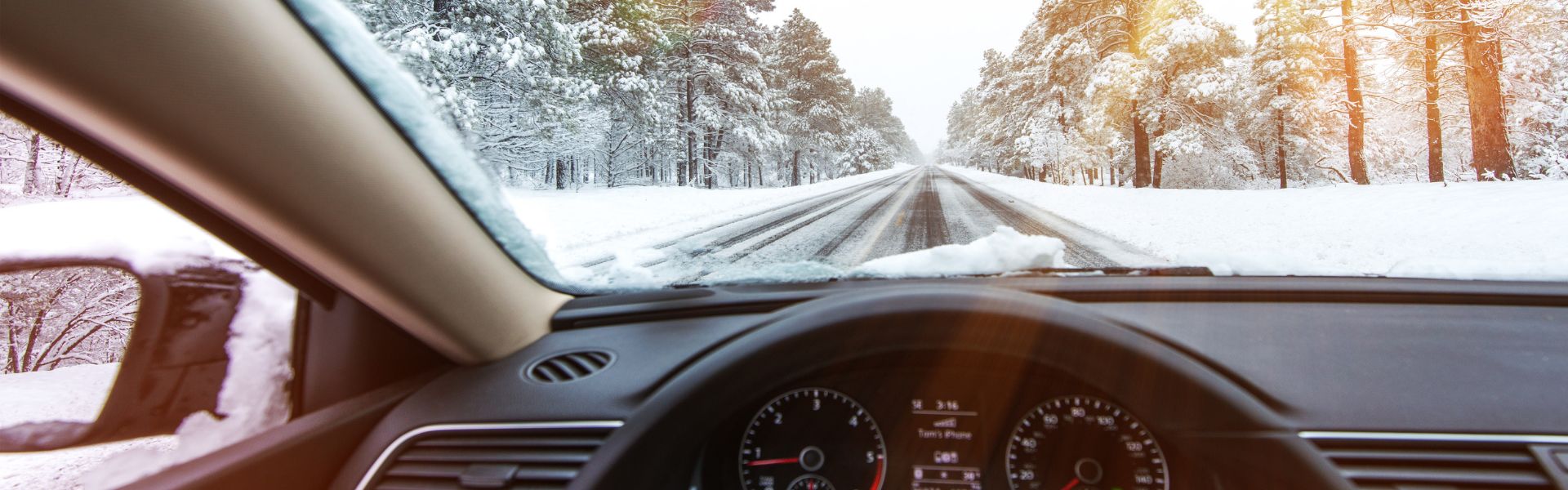 Jak jeździć zimą? Porady dla świeżych kierowców.